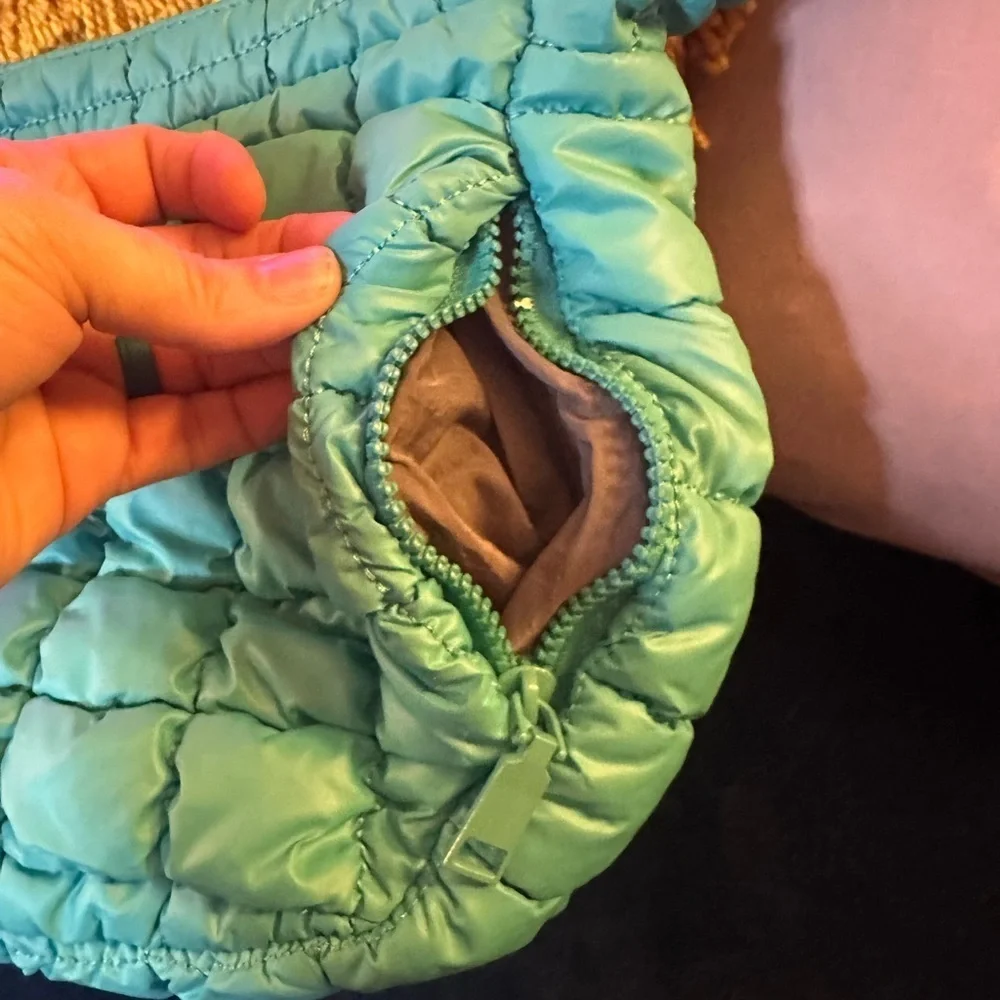 URBAN FIT teal puffer purse - NEW